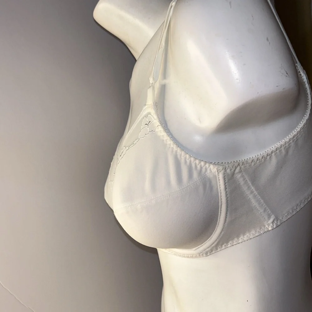 Bali®‎ Flower White Full-Figure Underwire Bra 0180 Sz 38C - Picture 9 of 16